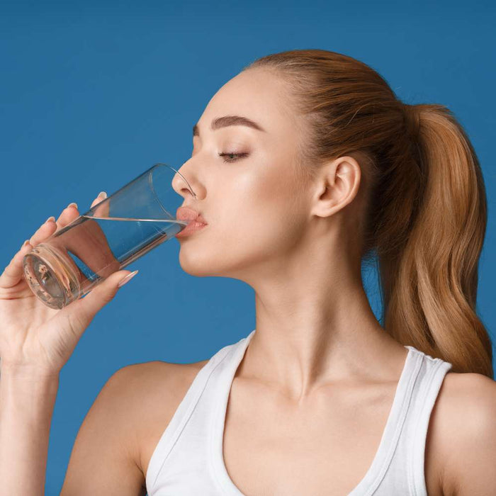 כמה מים רצוי לשתות בקיץ?
